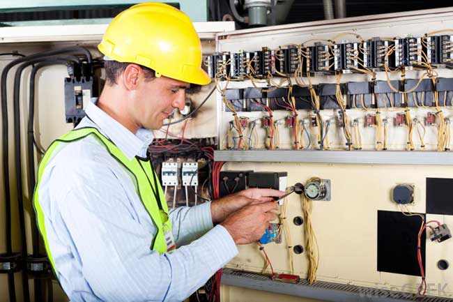 what is electrical engineer